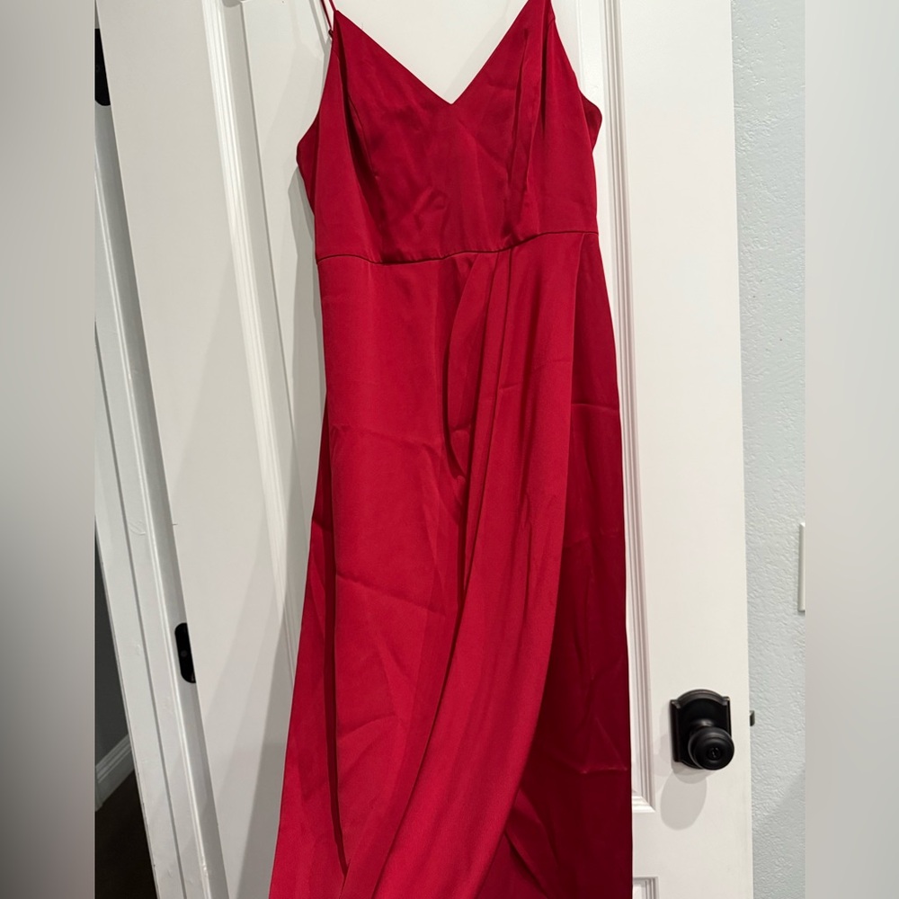 Express Scarlet Red Garment - Picture 2 of 4